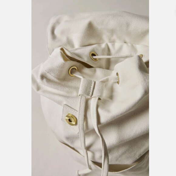 Laude The Label - Convertible Backpack - Picture 2 of 10